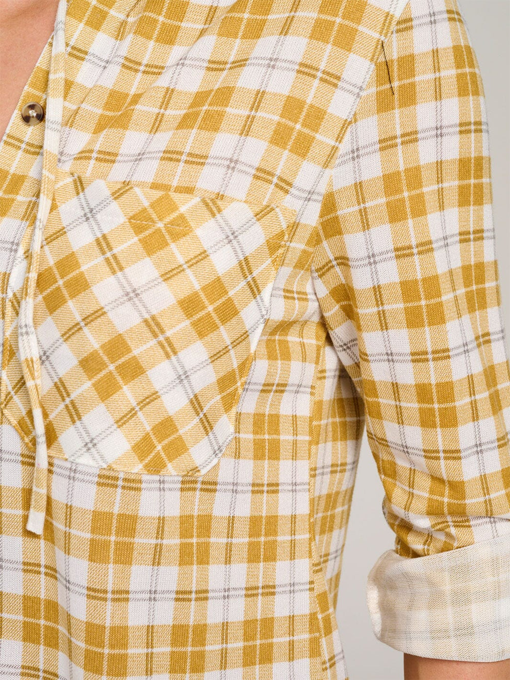 WOMEN'S LONG SLEEVE FRONT POCKET BUTTON UP HOODED PLAID SHIRT