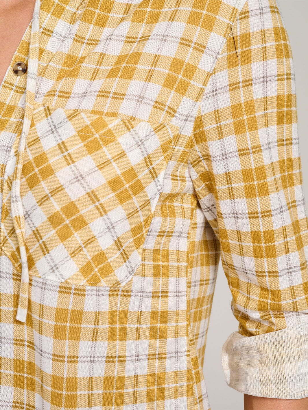 WOMEN'S LONG SLEEVE FRONT POCKET BUTTON UP HOODED PLAID SHIRT