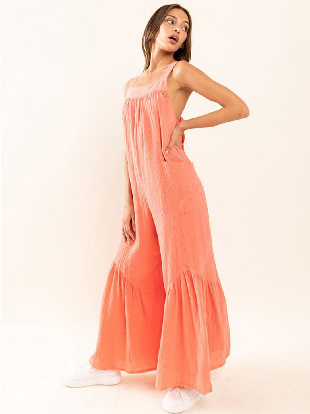 WOMEN'S SLEEVELESS OPEN BACK TIERED FRONT POCKETS WIDE LEG JUMPSUIT