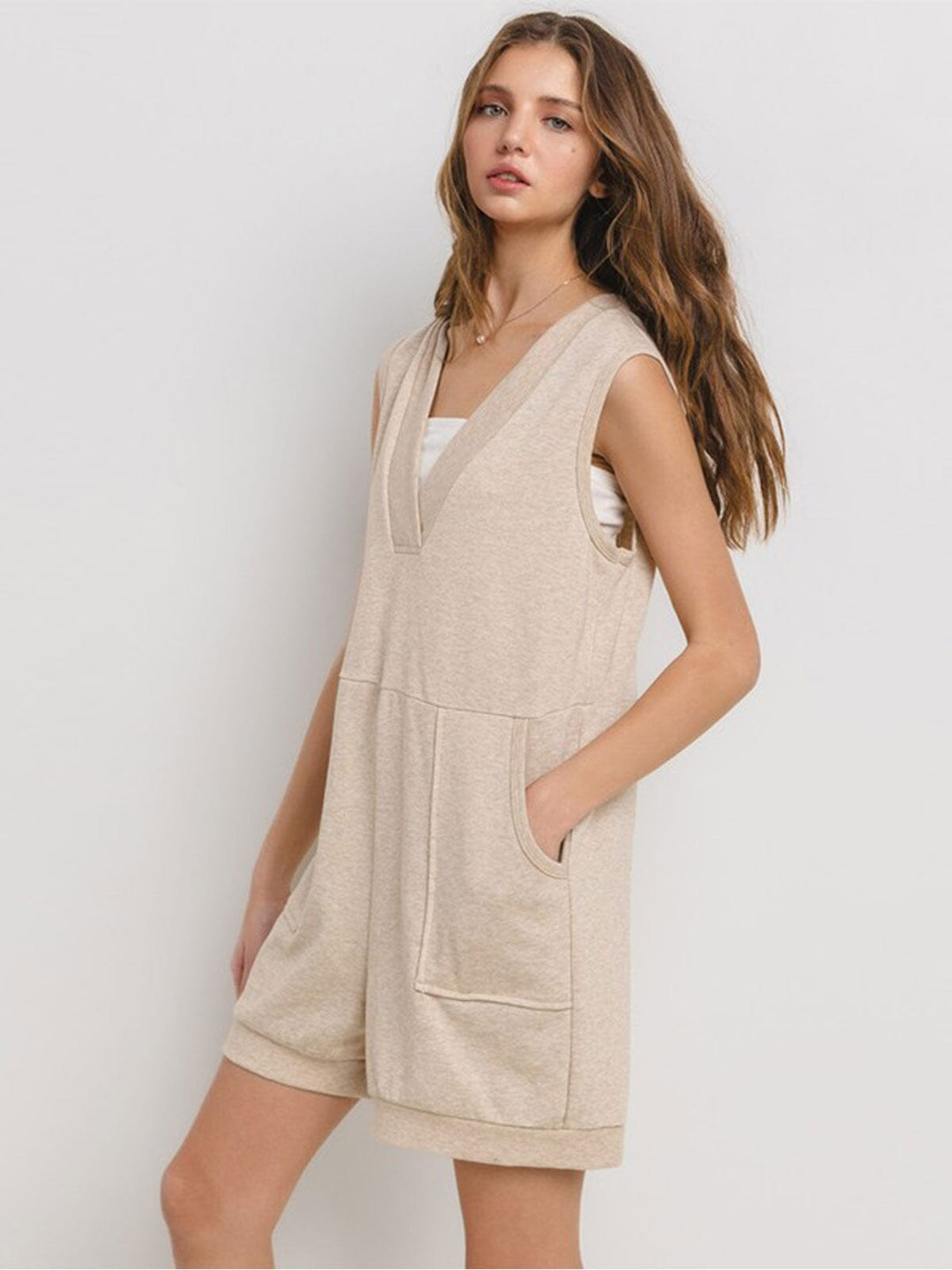 WOMEN'S SLEEVELESS FRONT POCKETS V-NECK OVERALL