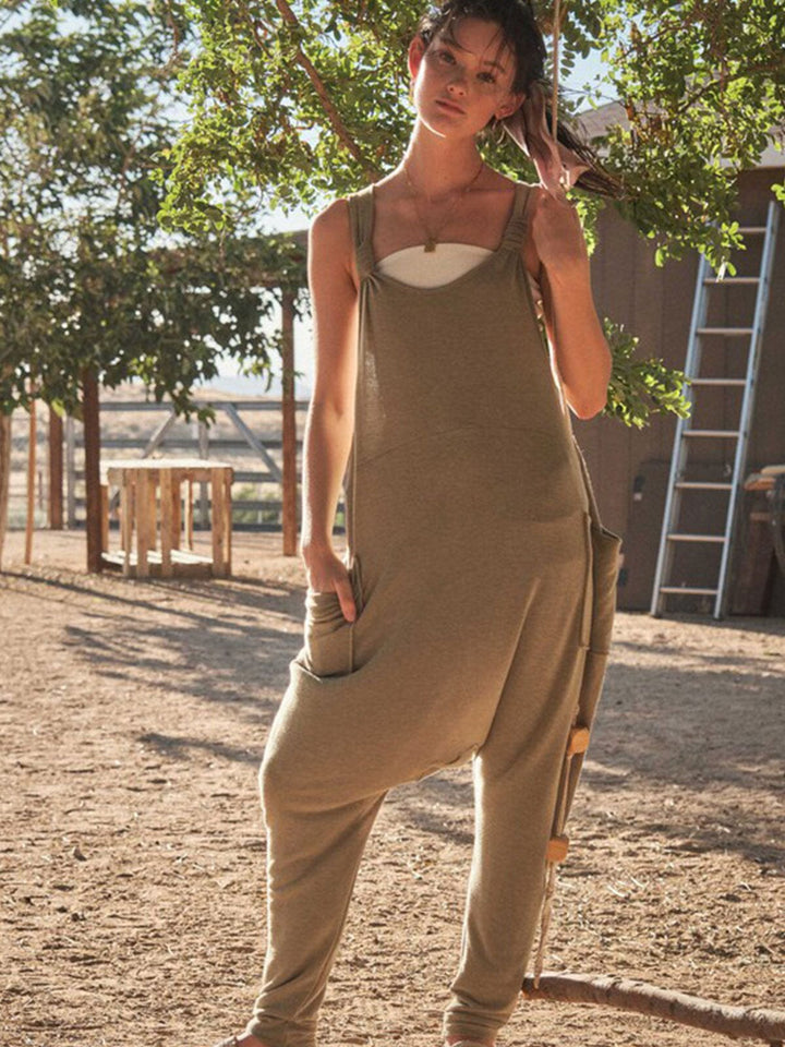 WOMEN'S SLEEVELESS FRONT POCKET OPEN BACK JOGGER JUMPSUIT