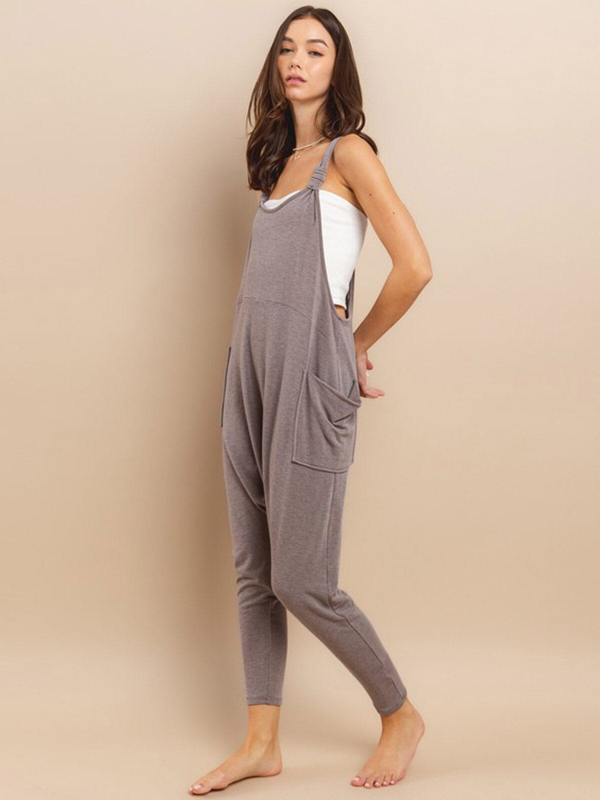 WOMEN'S SLEEVELESS FRONT POCKET OPEN BACK SKINNY JUMPSUIT