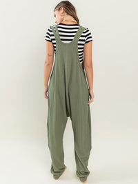 WOMEN'S SLEEVELESS FRONT POCKET JOGGER JUMPSUIT