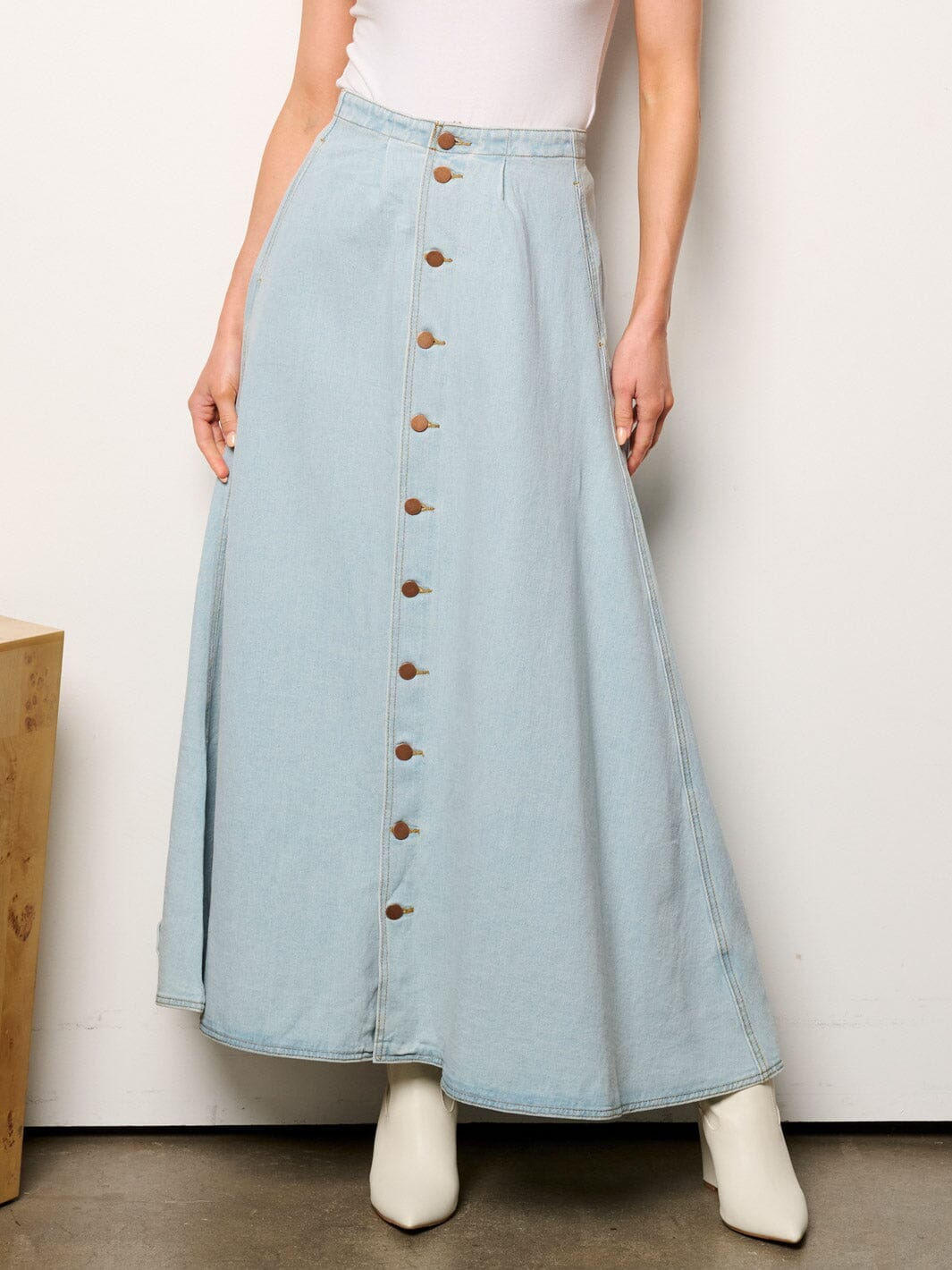WOMEN'S BUTTON CLOSURE POCKETS DENIM MAXI SKIRT