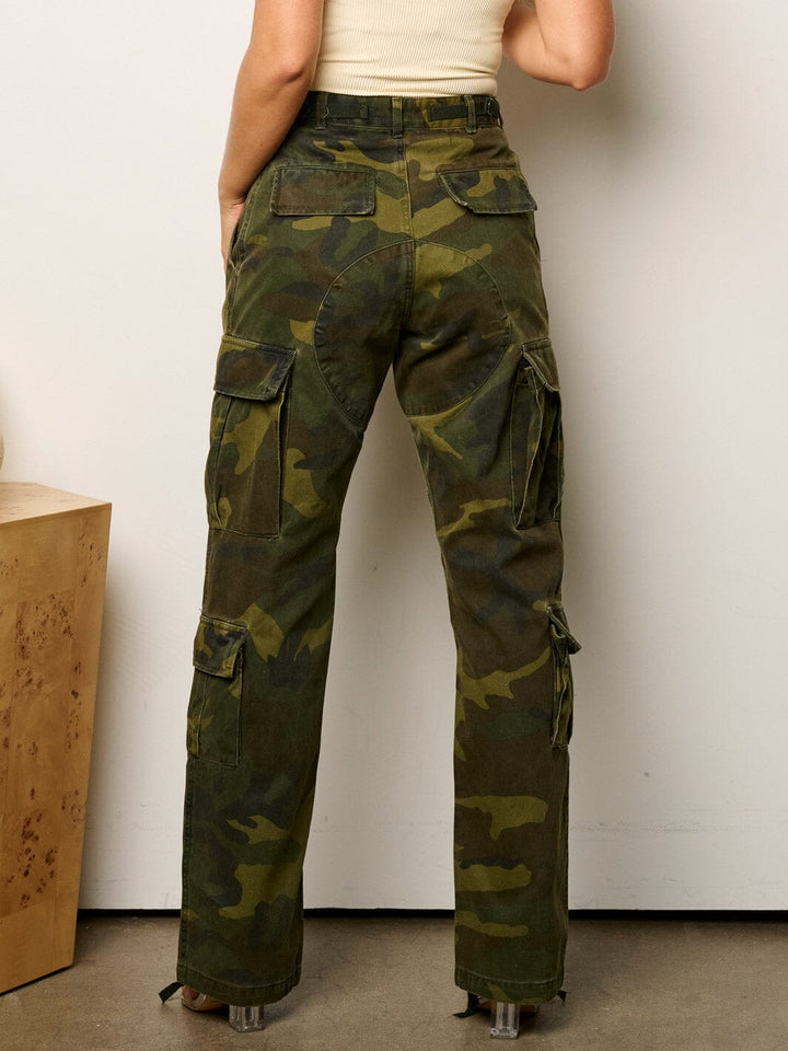 WOMEN'S BUTTON CLOSURE CARGO POCKETS CAMO PRINT PANTS