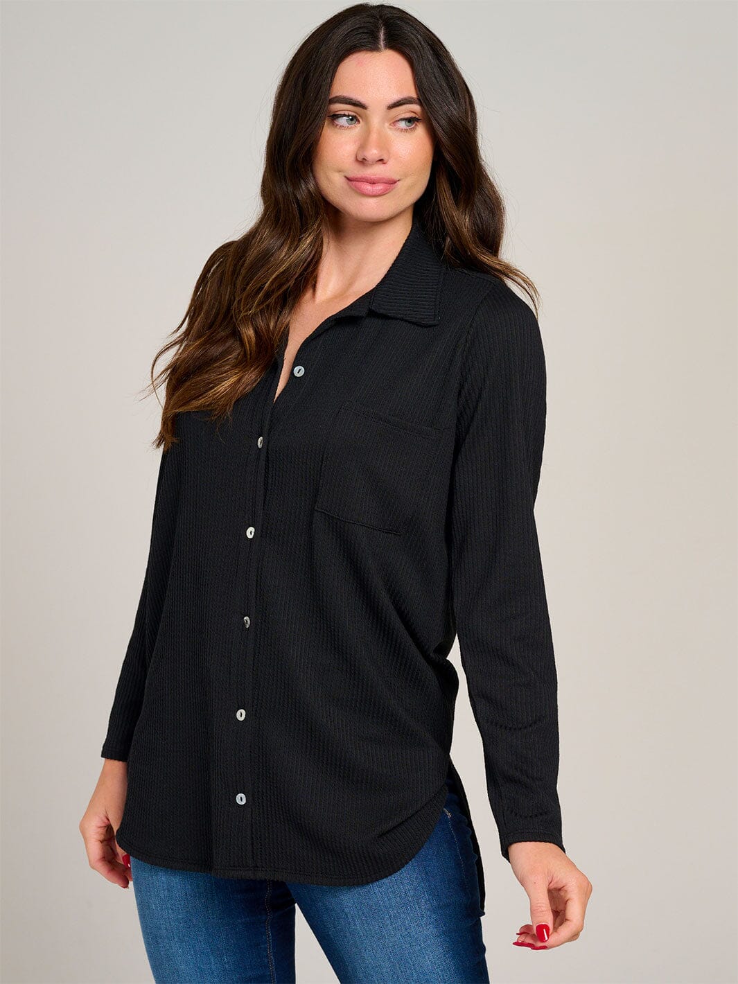 WOMEN'S LONG SLEEVE BUTTON CLOSURE FRONT POCKET RIBBED TOP