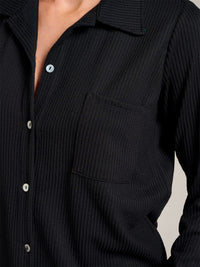 WOMEN'S LONG SLEEVE BUTTON CLOSURE FRONT POCKET RIBBED TOP