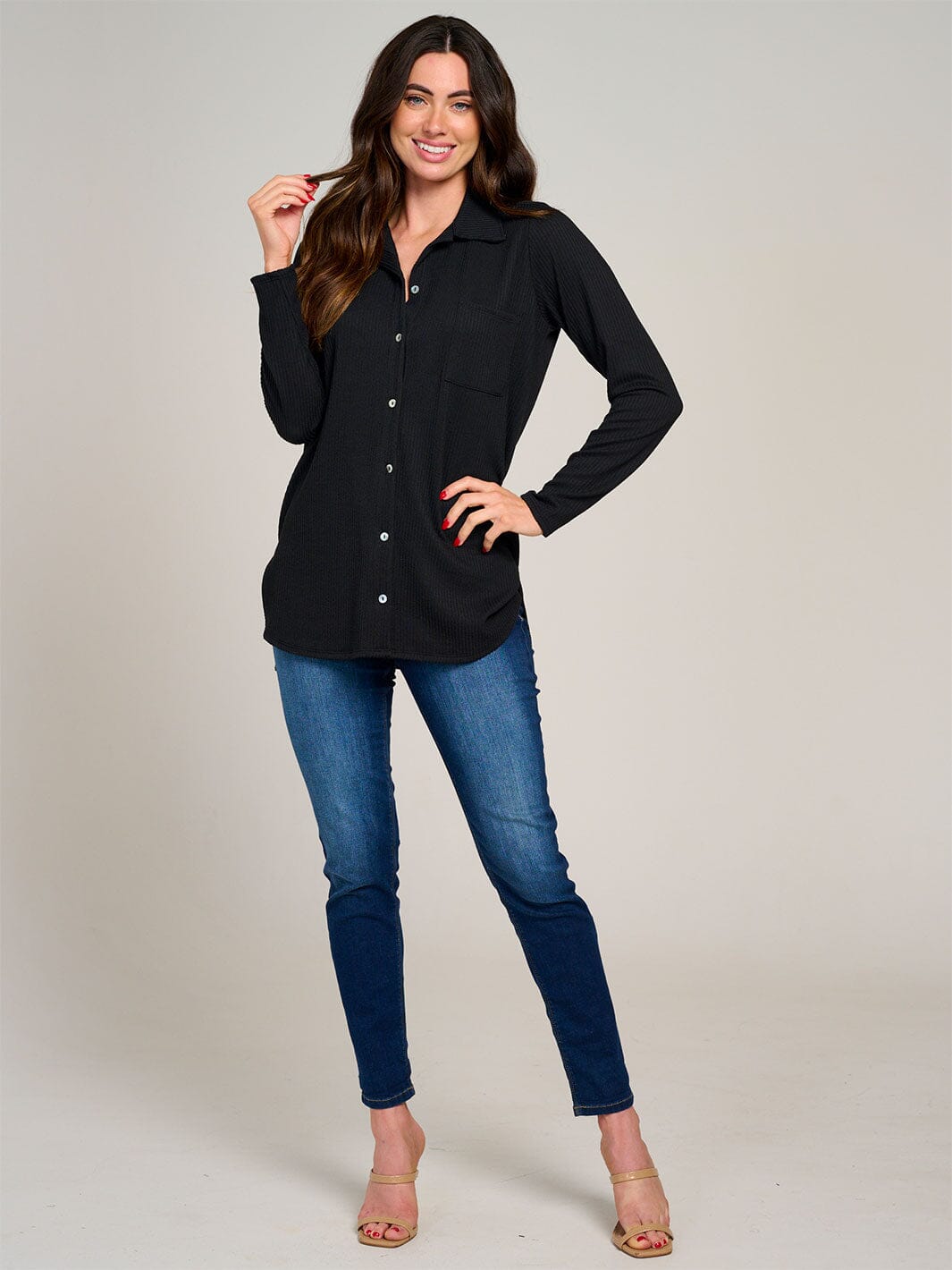 WOMEN'S LONG SLEEVE BUTTON CLOSURE FRONT POCKET RIBBED TOP