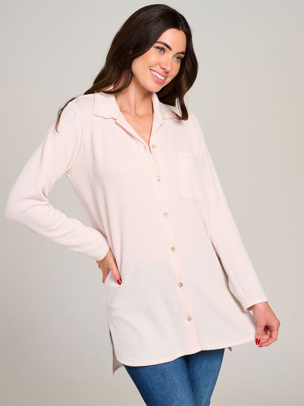 WOMEN'S LONG SLEEVE BUTTON CLOSURE FRONT POCKET RIBBED TOP