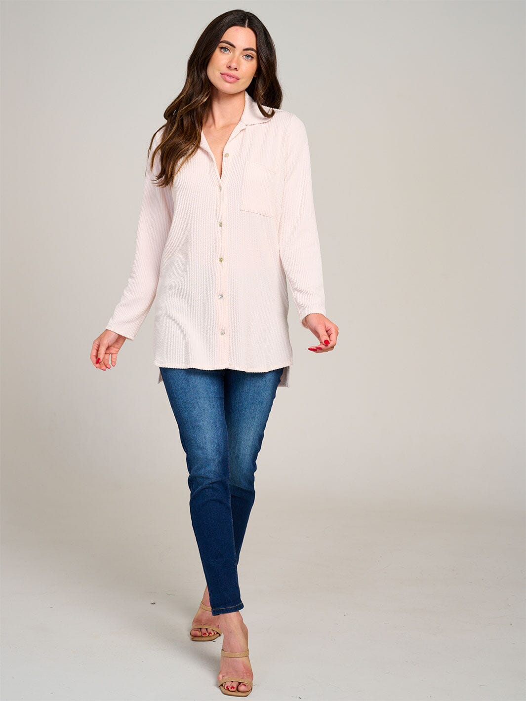 WOMEN'S LONG SLEEVE BUTTON CLOSURE FRONT POCKET RIBBED TOP