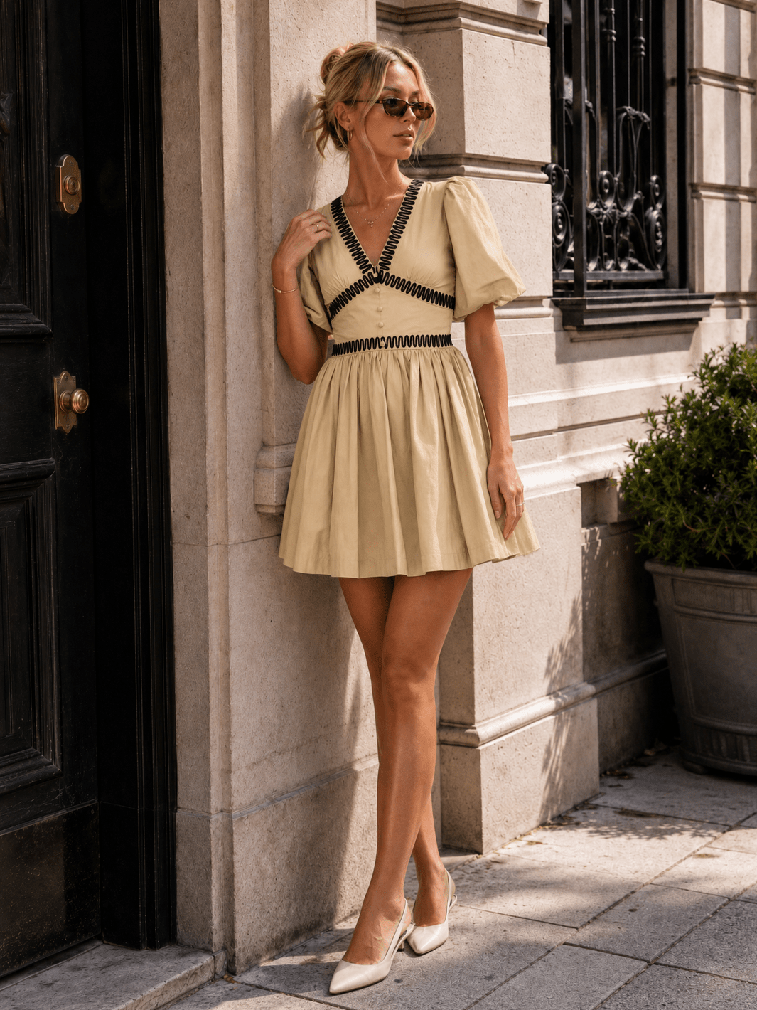 WOMEN'S SHORT PUFF SLEEVE V-NECK FRONT POCKETS FIT & FLARE MINI DRESS