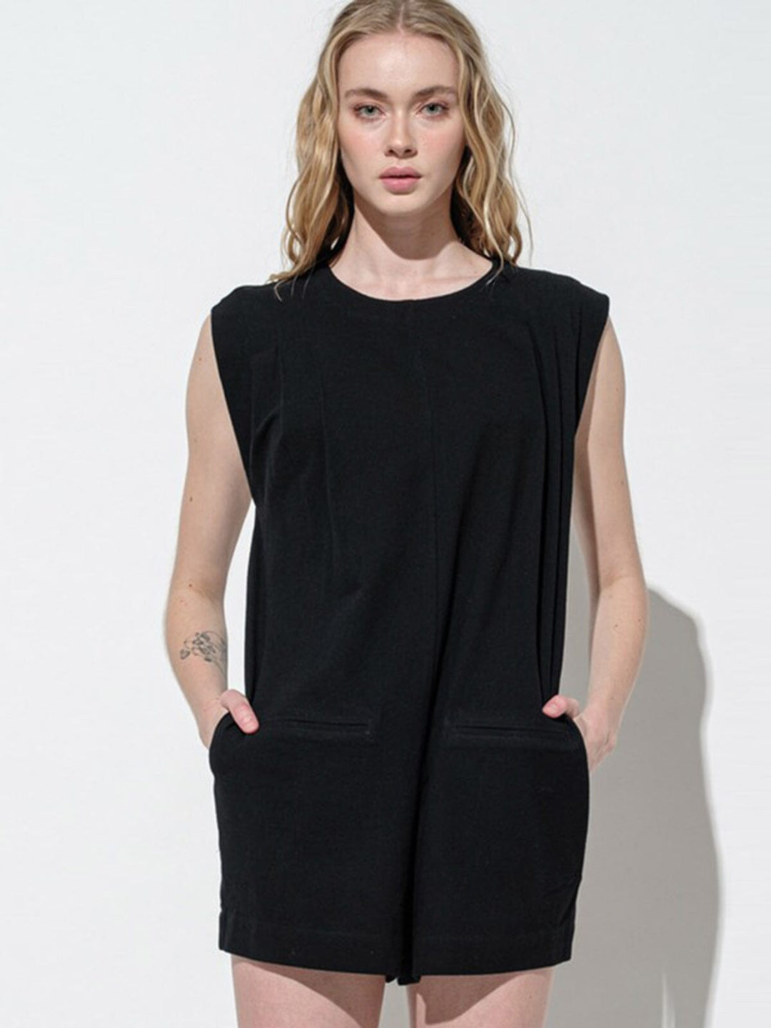 WOMEN'S SLEEVELESS POCKETS ROMPER