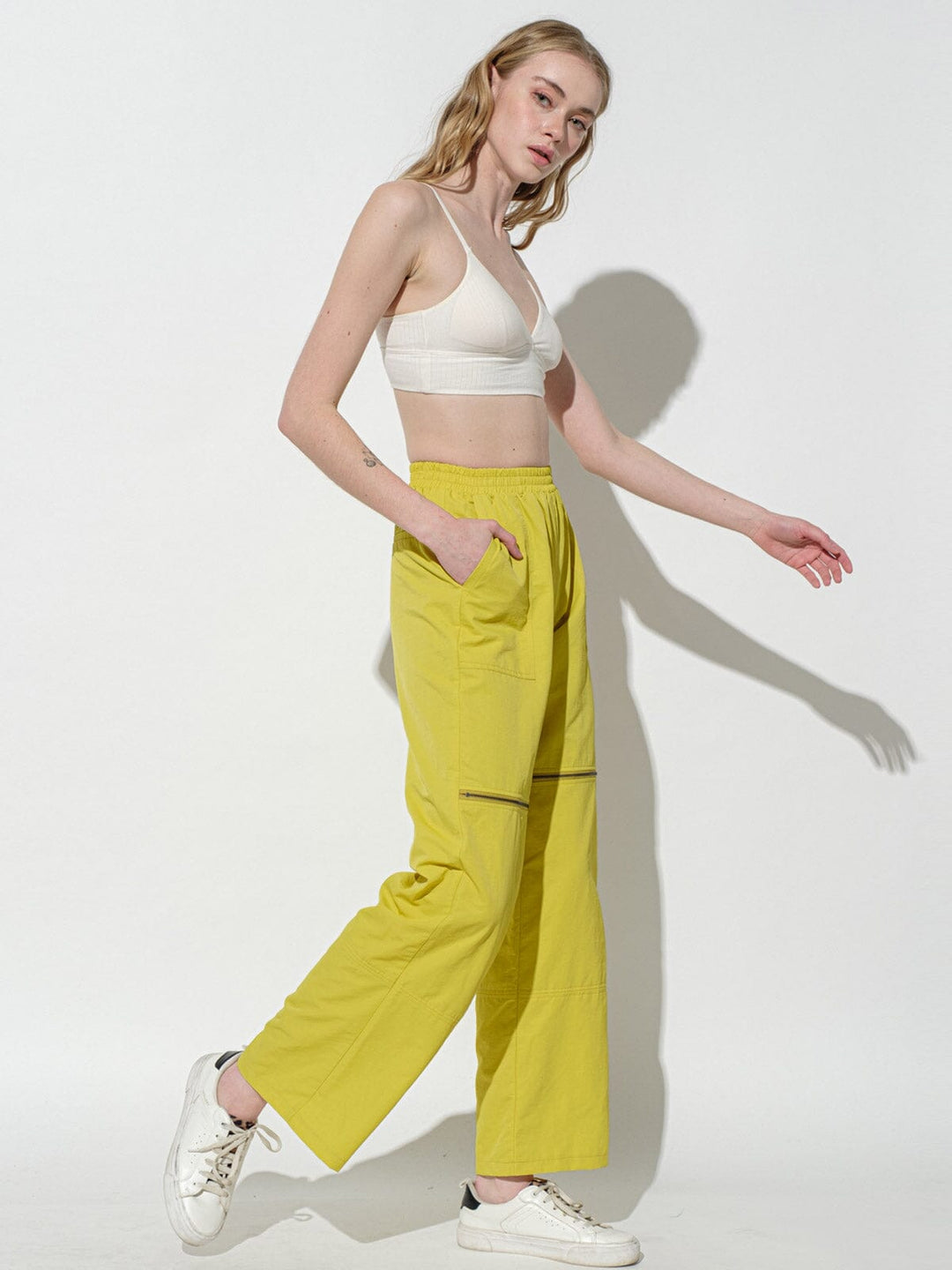 WOMEN'S ELASTIC WAIST ZIPPER DETAILED POCKETS WIDE LEG PANTS