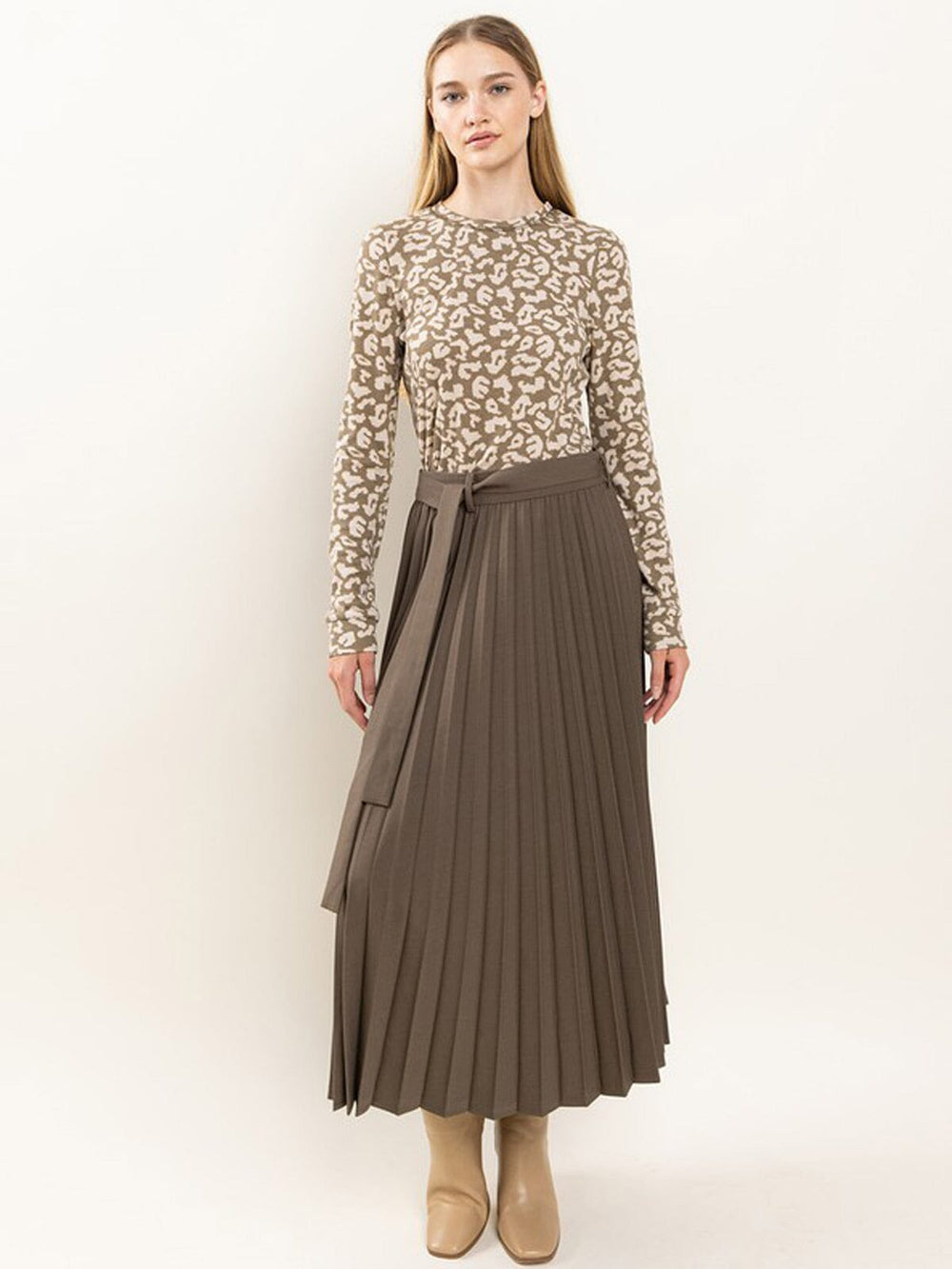 WOMEN'S ZIP UP SELF TIE PLEATED MAXI SKIRT
