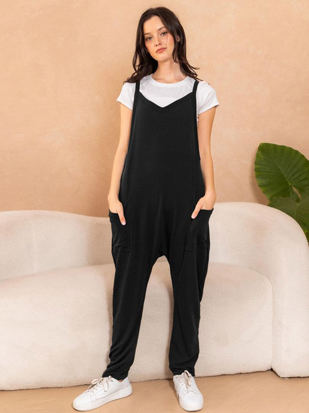 WOMEN'S SLEEVELESS V-NECK FRONT POCKETS JUMPSUIT