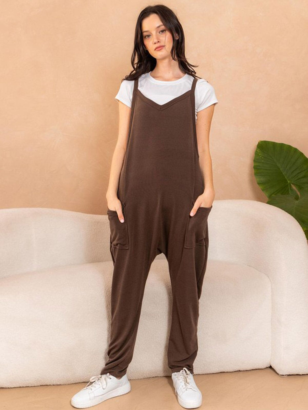 WOMEN'S SLEEVELESS V-NECK FRONT POCKETS JUMPSUIT
