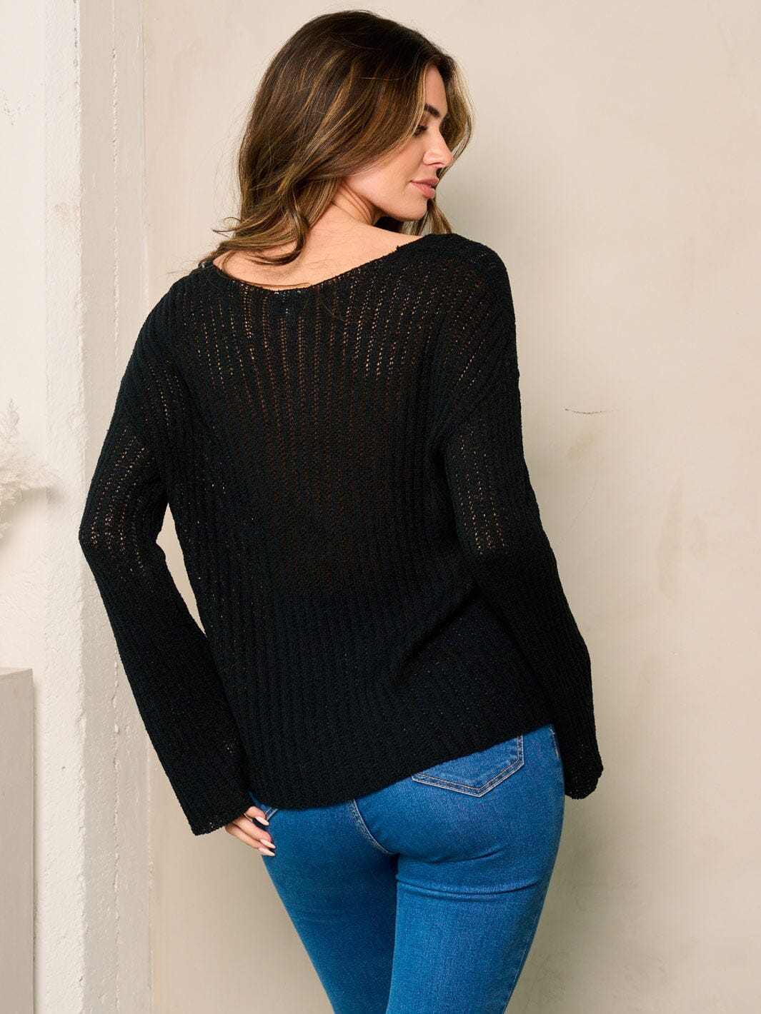 WOMEN'S LONG BELL SLEEVE V-NECK KNIT TOP