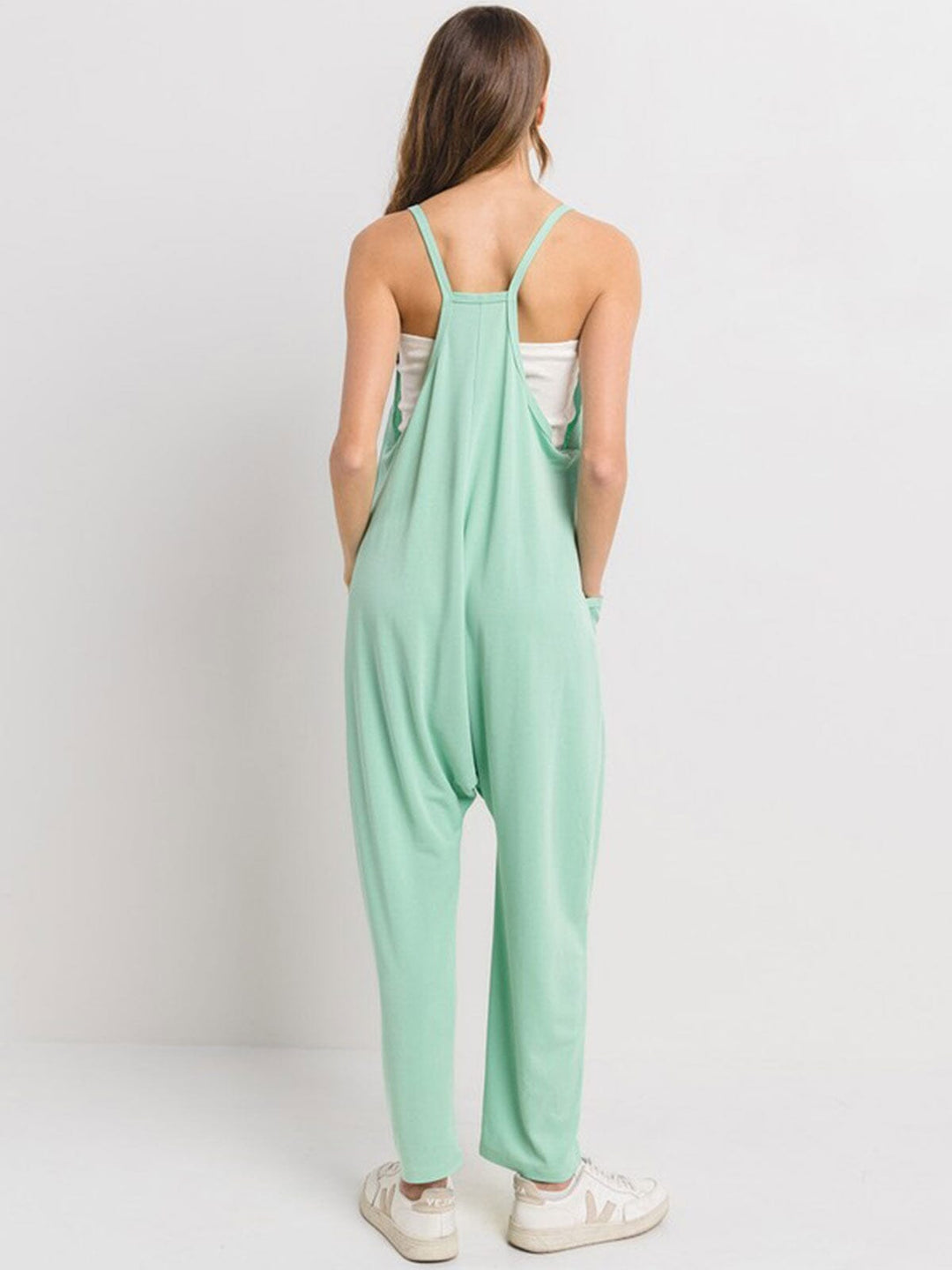 WOMEN'S SLEEVELESS FRONT POCKETS V-NECK JUMPSUIT