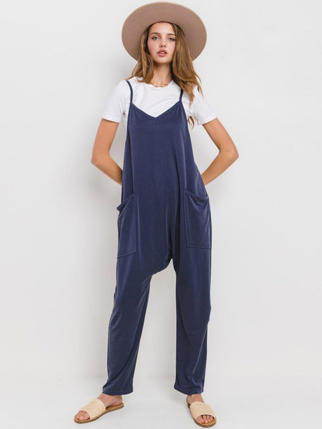 WOMEN'S SLEEVELESS FRONT POCKETS V-NECK JUMPSUIT