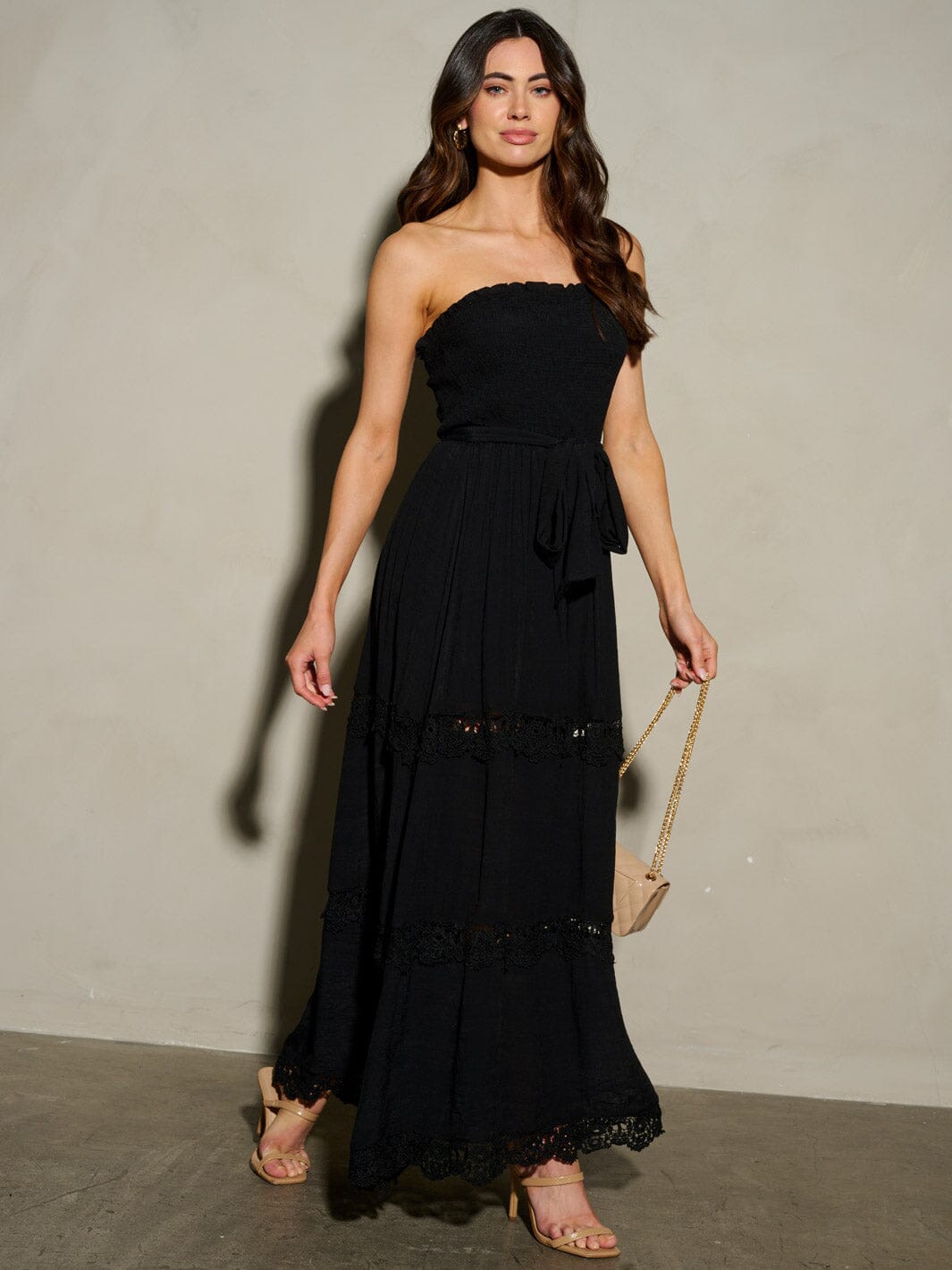 WOMEN'S SLEEVELESS SMOCK TIERED TRIM DETAILED MAXI DRESS