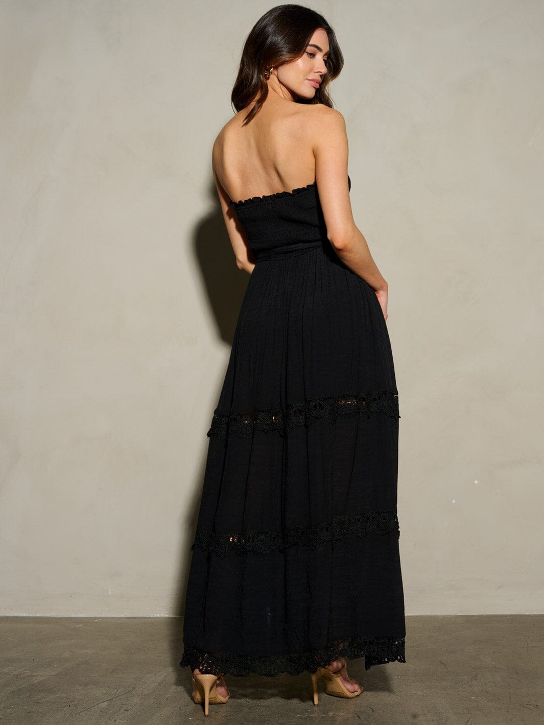 WOMEN'S SLEEVELESS SMOCK TIERED TRIM DETAILED MAXI DRESS