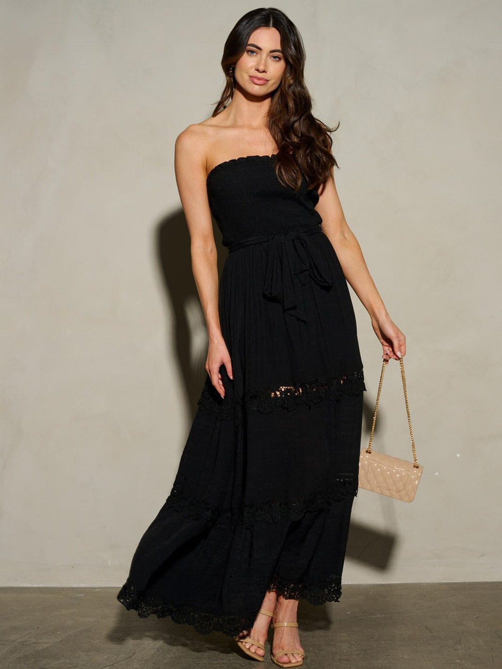 WOMEN'S SLEEVELESS SMOCK TIERED TRIM DETAILED MAXI DRESS