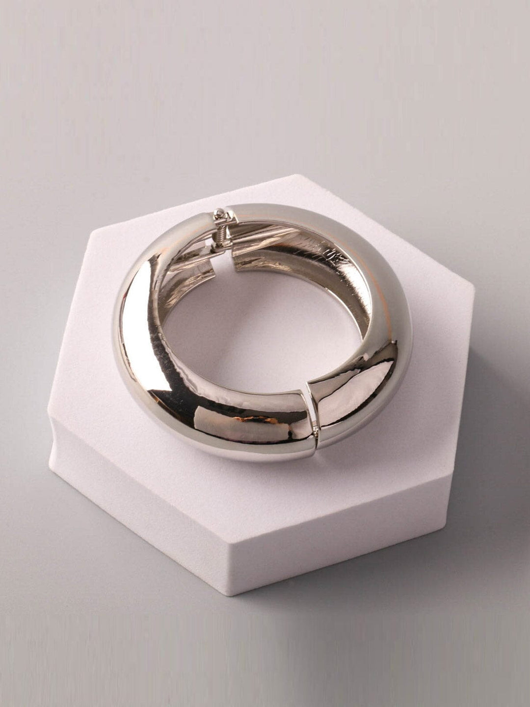 WOMEN'S SILVER BRACELET