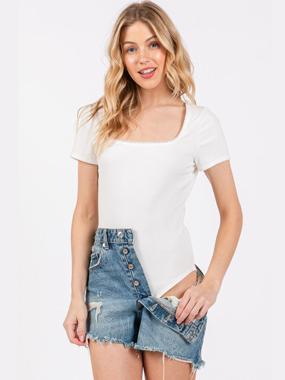 WOMEN'S SHORT SLEEVE SQUARE NECK RIBBED BODYSUIT