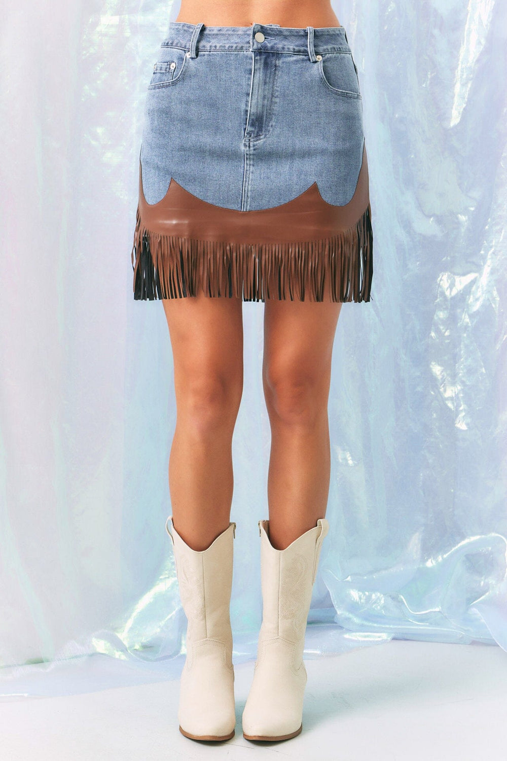 WOMEN'S BUTTON CLOSURE POCKETS DENIM CONTRAST FRINGE MINI SKIRT