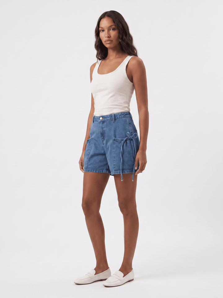 WOMEN'S BUTTON CLOSURE FRONT POCKETS DENIM MINI SHORTS