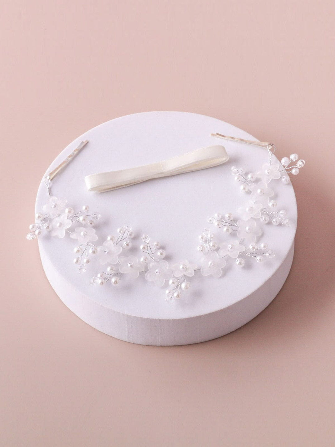 WOMEN'S WHITE PEARL FLOWER DESIGN HAIR PINS