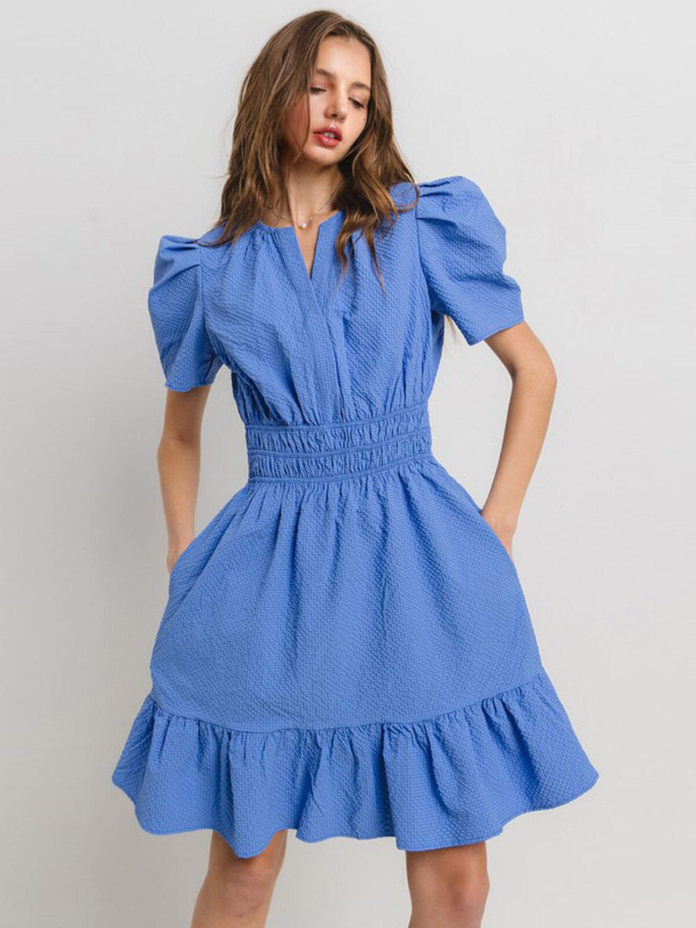 WOMEN'S SHORT PUFF SLEEVE V-NECK ELASTIC WAIST FRONT POCKETS DETAILED MINI DRESS