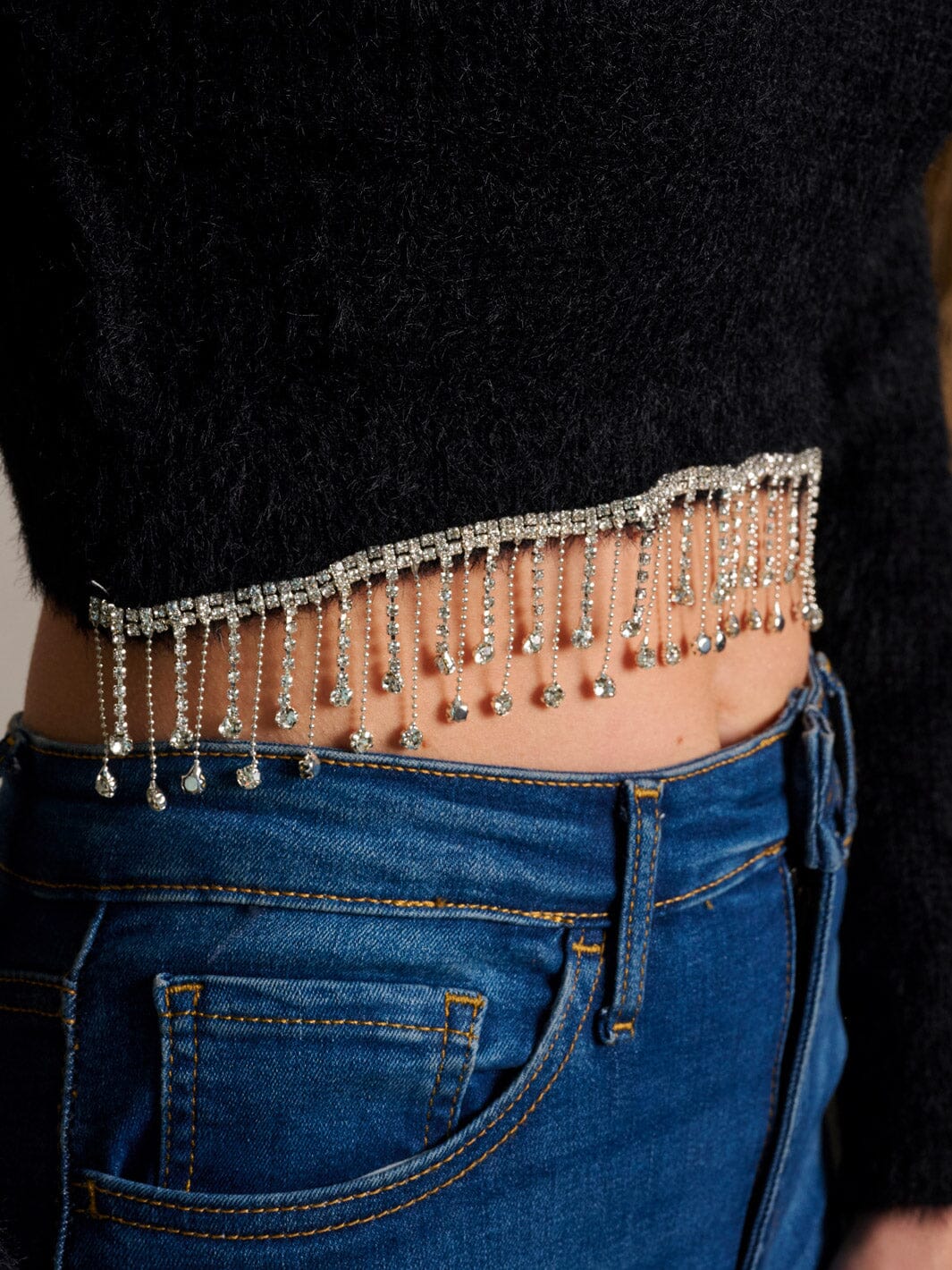 WOMEN'S LONG SLEEVE STUDS FRINGE DETAILED CROP TOP