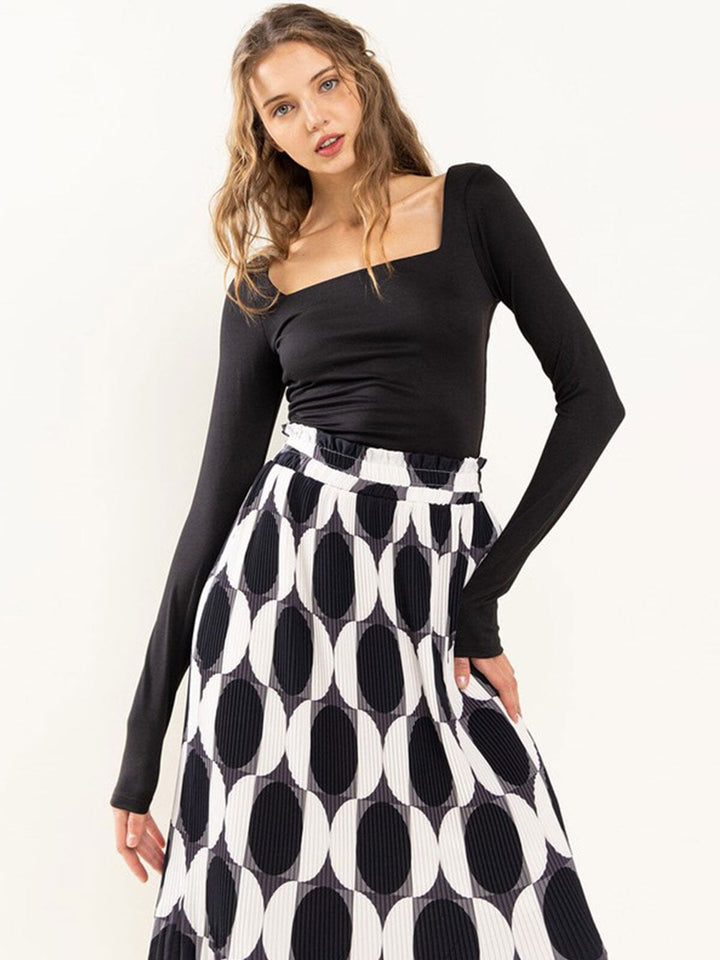 WOMEN'S LONG SLEEVE SQUARE NECK SOLID BODYSUIT