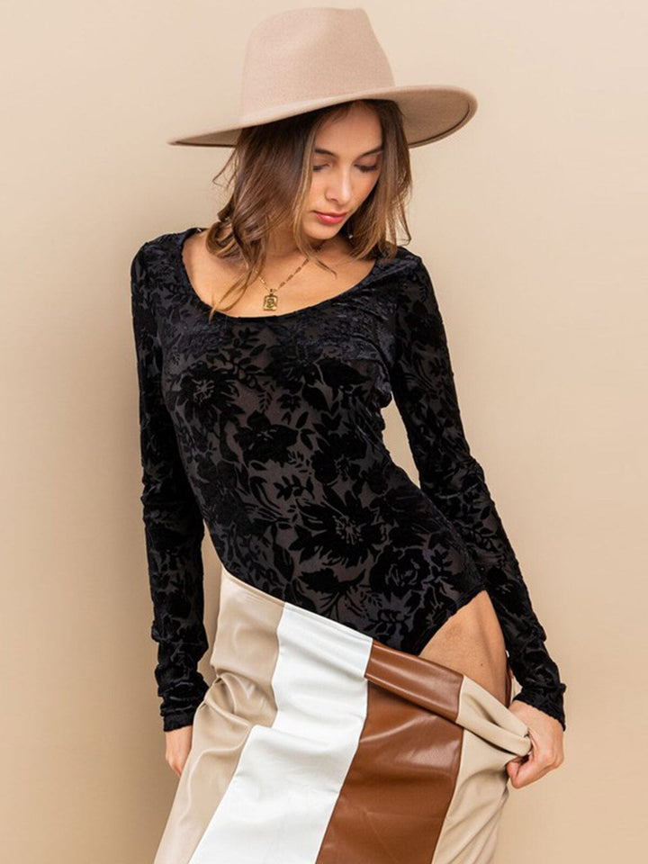 WOMEN'S LONG SLEEVE VELVET DETAILED BODYSUIT