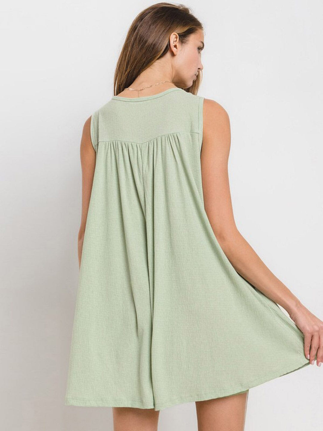 WOMEN'S SLEEVELES BUTTON UP POCKETS ROMPER