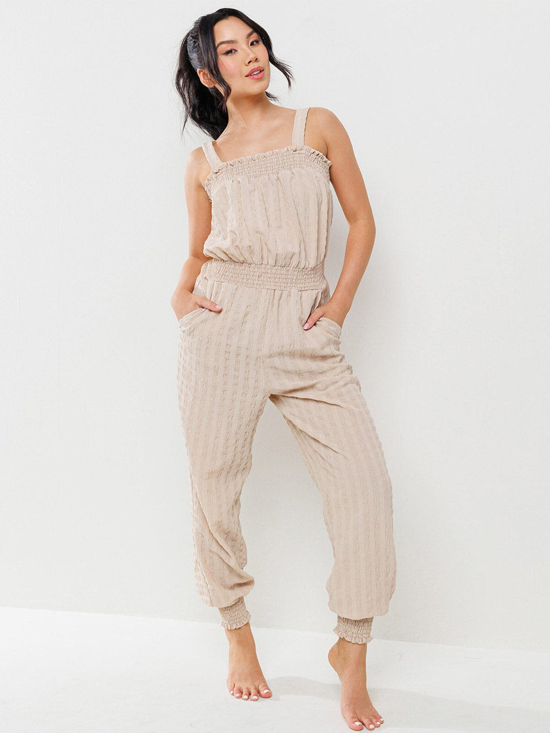 WOMEN'S SLEEVELESS SMOCK WAIST POCKETS JUMPSUIT