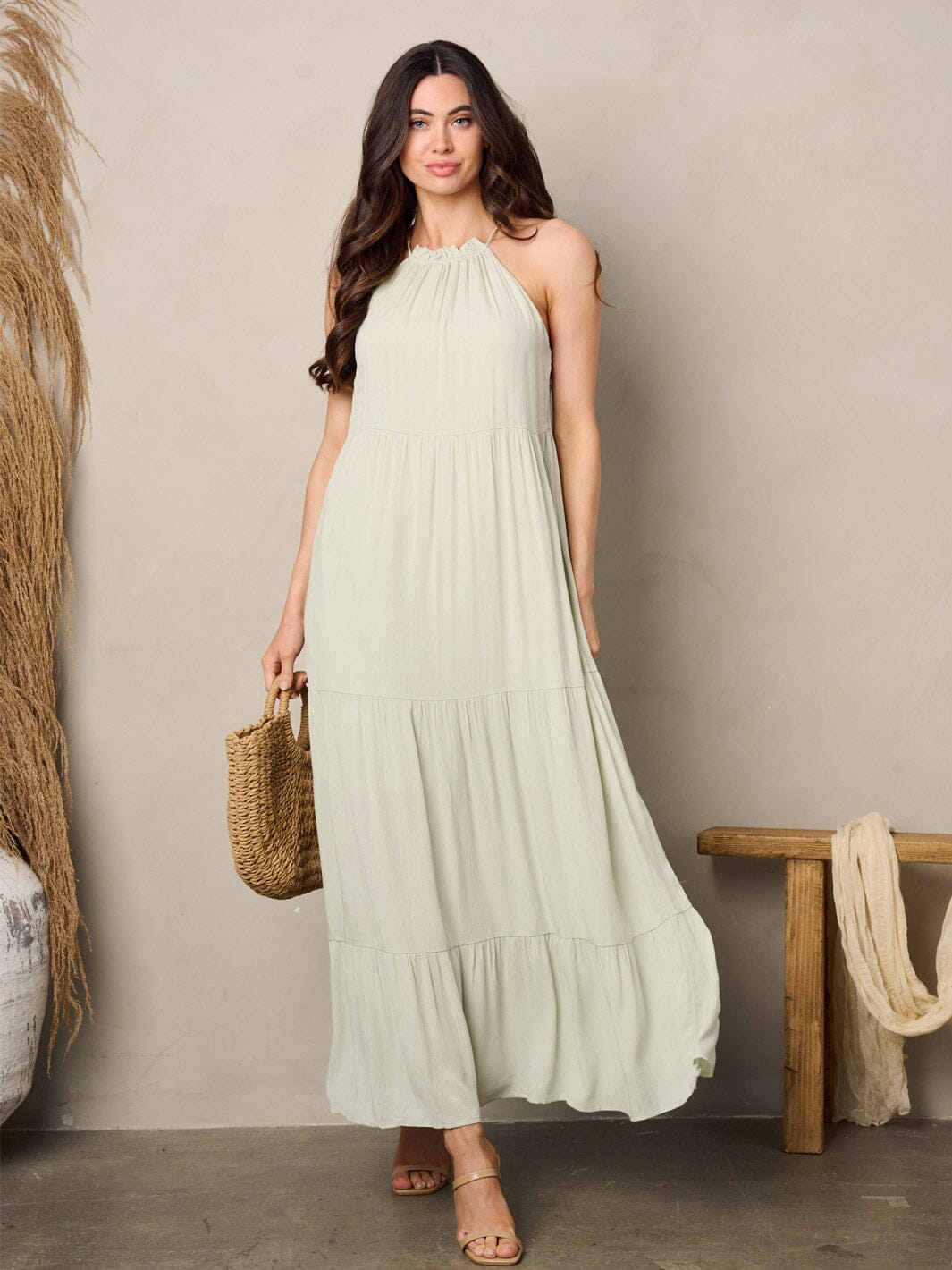 WOMEN'S SLEEVELESS HALTER NECK TIERED MAXI DRESS
