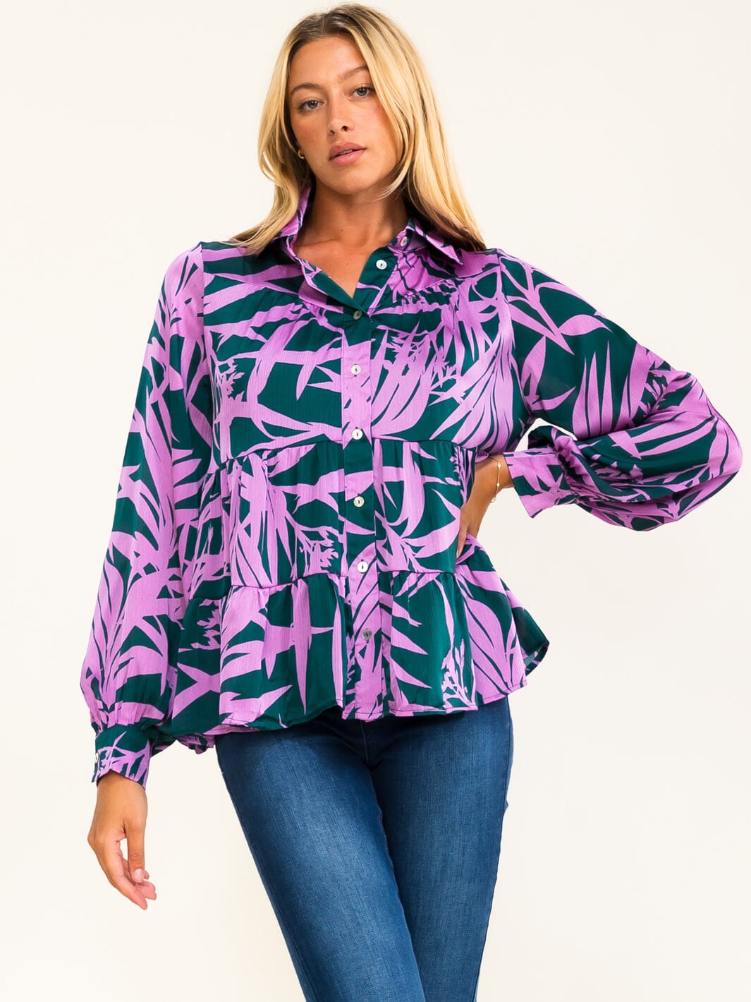 ENTRO WOMEN'S LONG SLEEVE V-NECK BUTTON UP TIERED MULTI PRINT BLOUSE