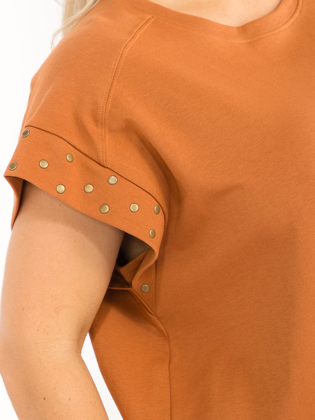 PLUS SIZE SHORT SLEEVE STUDS DETAILED SOLID BLOUSE