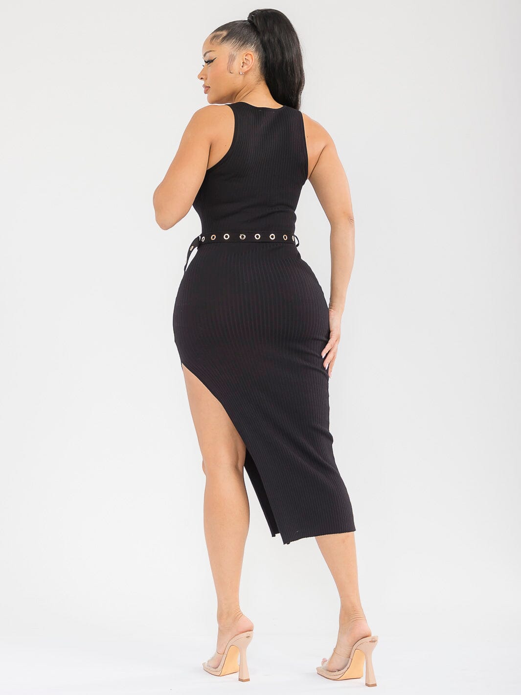 WOMEN'S SLEEVELESS SIDE SLIT BELTED RIBBED BODYCON MIDI DRESS