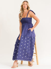 WOMEN'S SLEEVELESS SMOCK FRONT POCKETS FLORAL EMBROIDERY MAXI DRESS