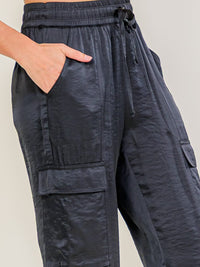 WOMEN'S ELASTIC WAIST CARGO POCKETS JOGGER LEG PANTS