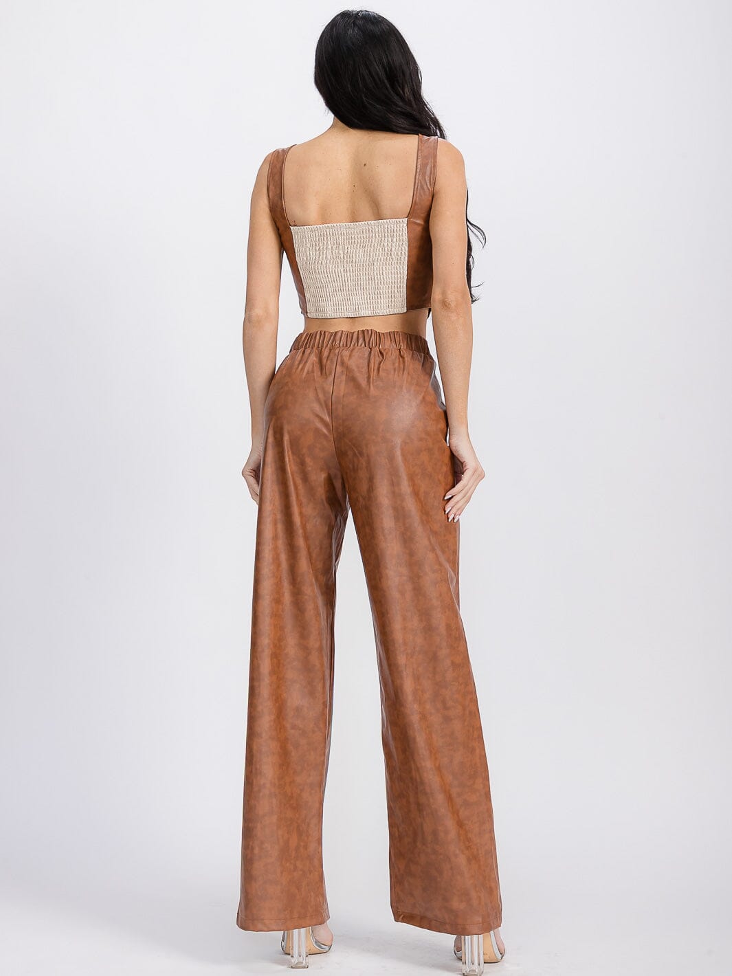 WOMEN'S SLEEVELESS CROP TOP & BUTTON CLOSURE PU PLEATHER 2PC SET.