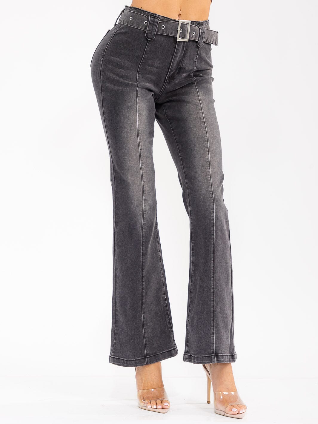 WOMEN'S BUTTON CLOSURE BELTED POCKETS WASHED DENIM BELL LEG PANTS