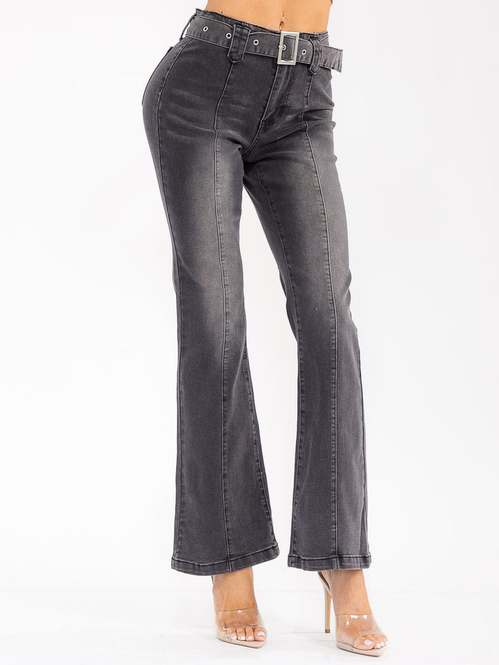 WOMEN'S BUTTON CLOSURE BELTED POCKETS WASHED DENIM BELL LEG PANTS