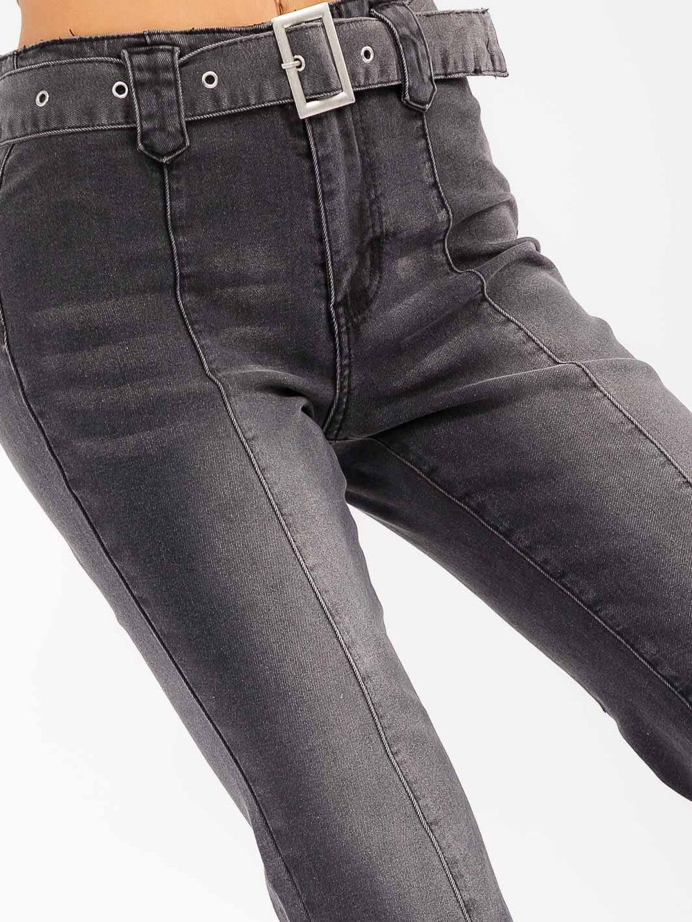 WOMEN'S BUTTON CLOSURE BELTED POCKETS WASHED DENIM BELL LEG PANTS