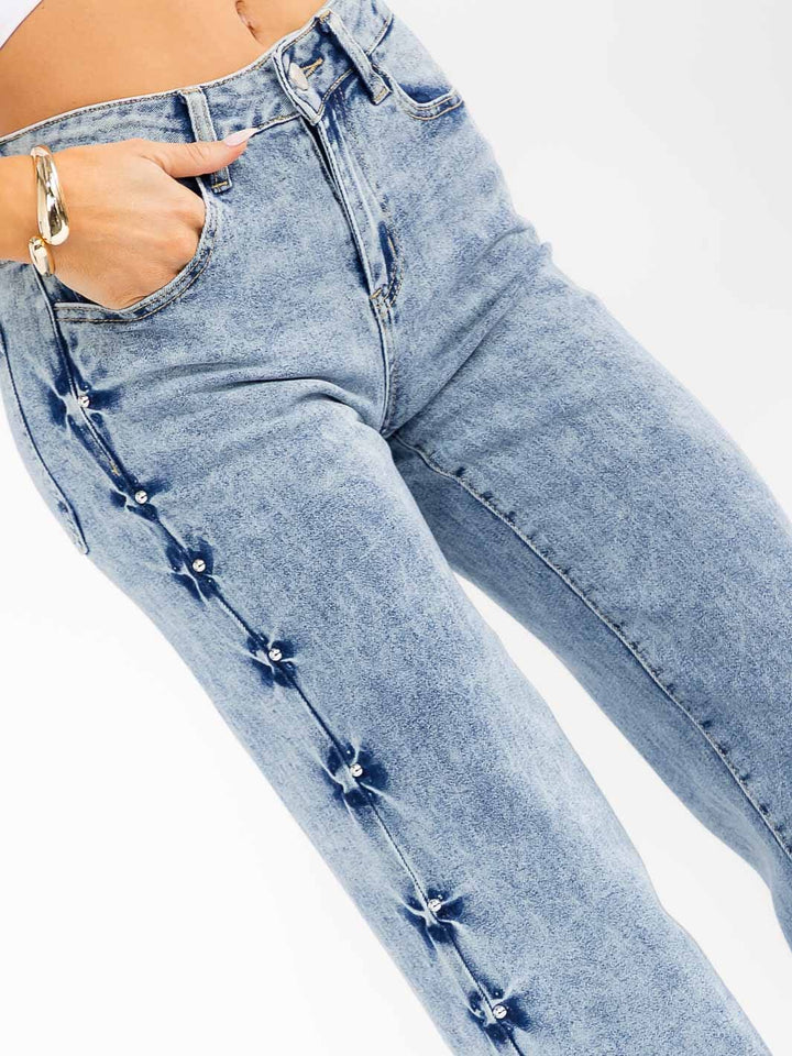 WOMEN'S BUTTON CLOSURE POCKETS WASHED DENIM STUDS DETAILED WIDE LEG PANTS