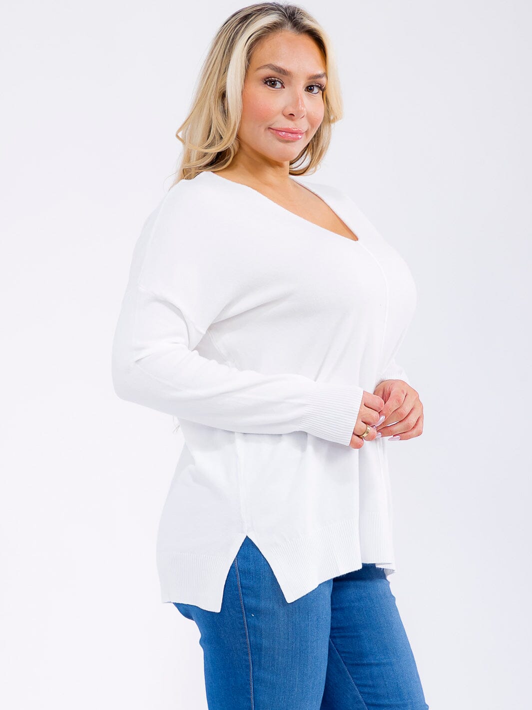 PLUS SIZE LONG SLEEVE V-NECK TOP