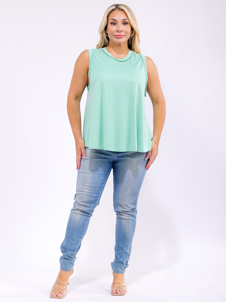 PLUS SIZE SLEEVELESS BASIC TANK TOP